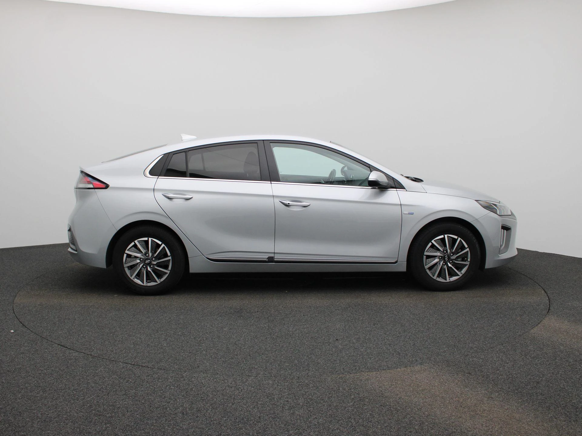 Hyundai-IONIQ-image-7