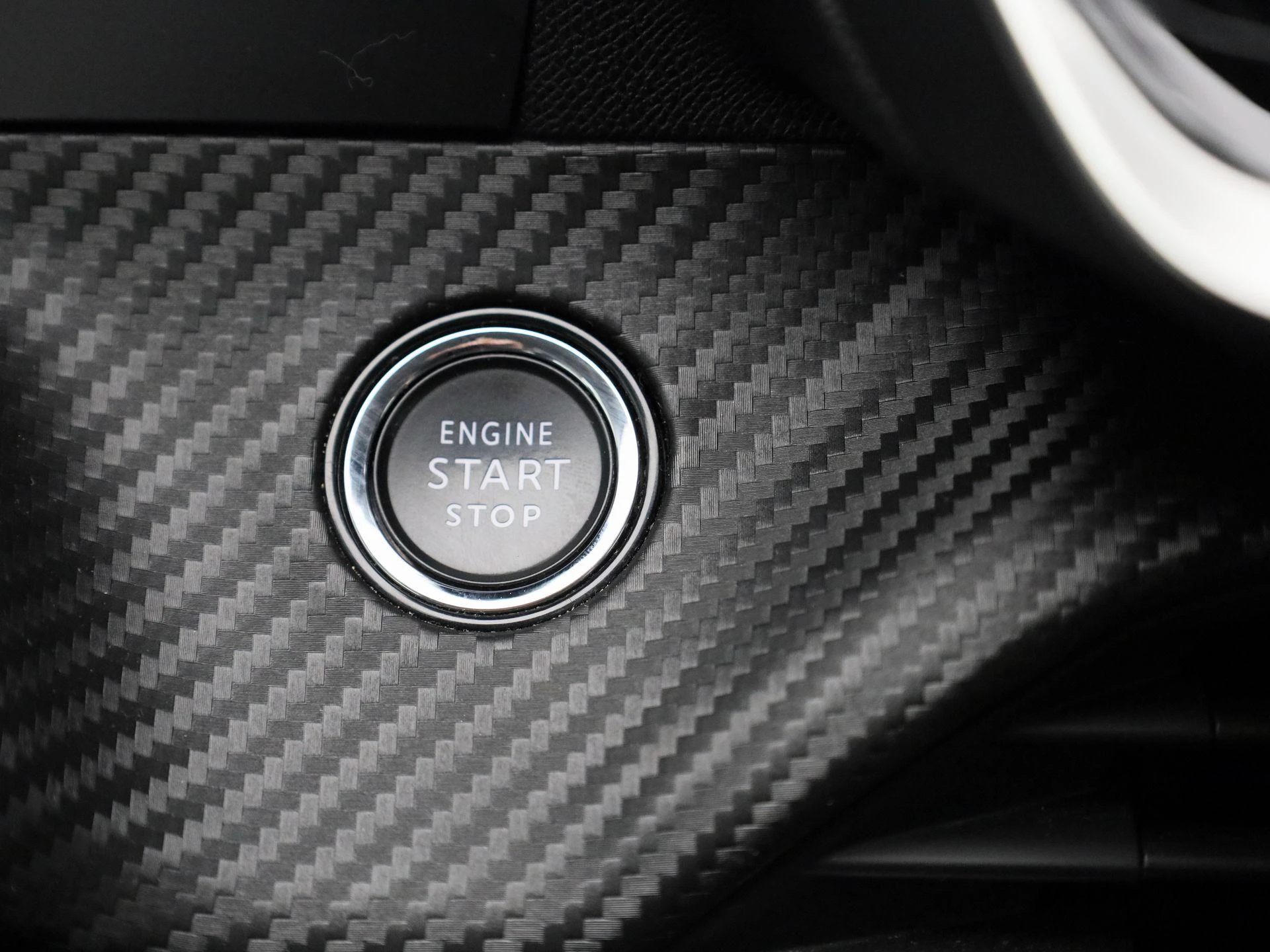 Peugeot e-2008 EV Active 50 kWh