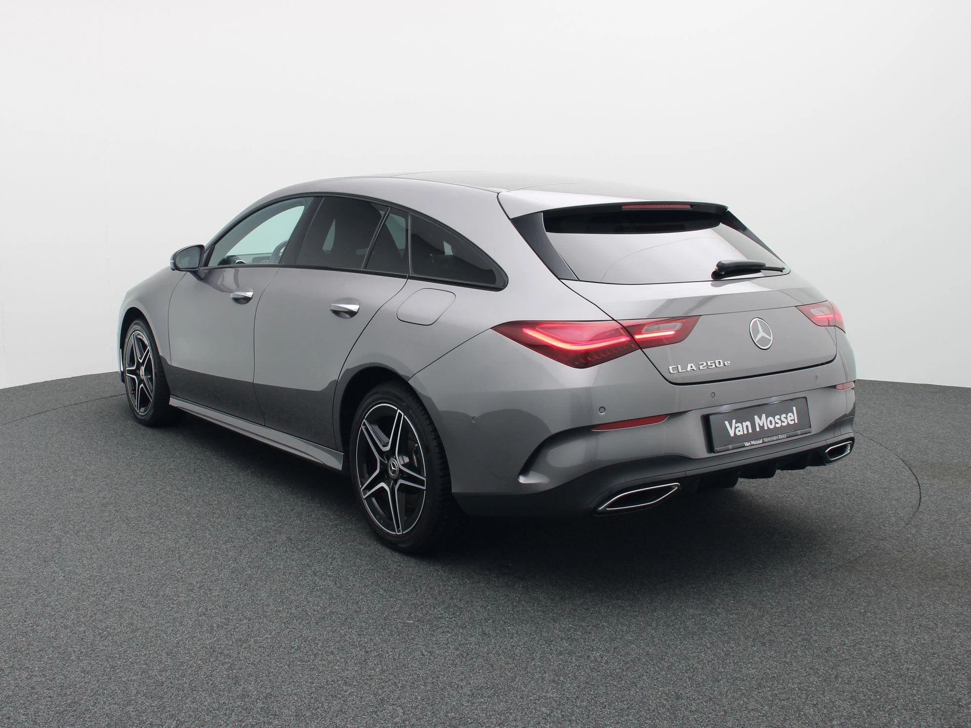 Mercedes-Benz-CLA-image-1