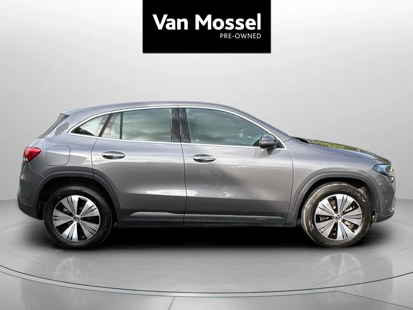 Mercedes-Benz-EQA-image-5