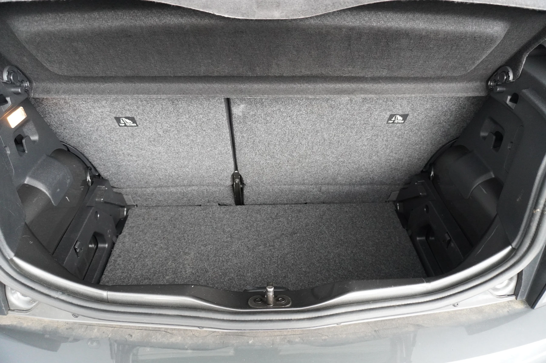 Volkswagen-up!-image-13