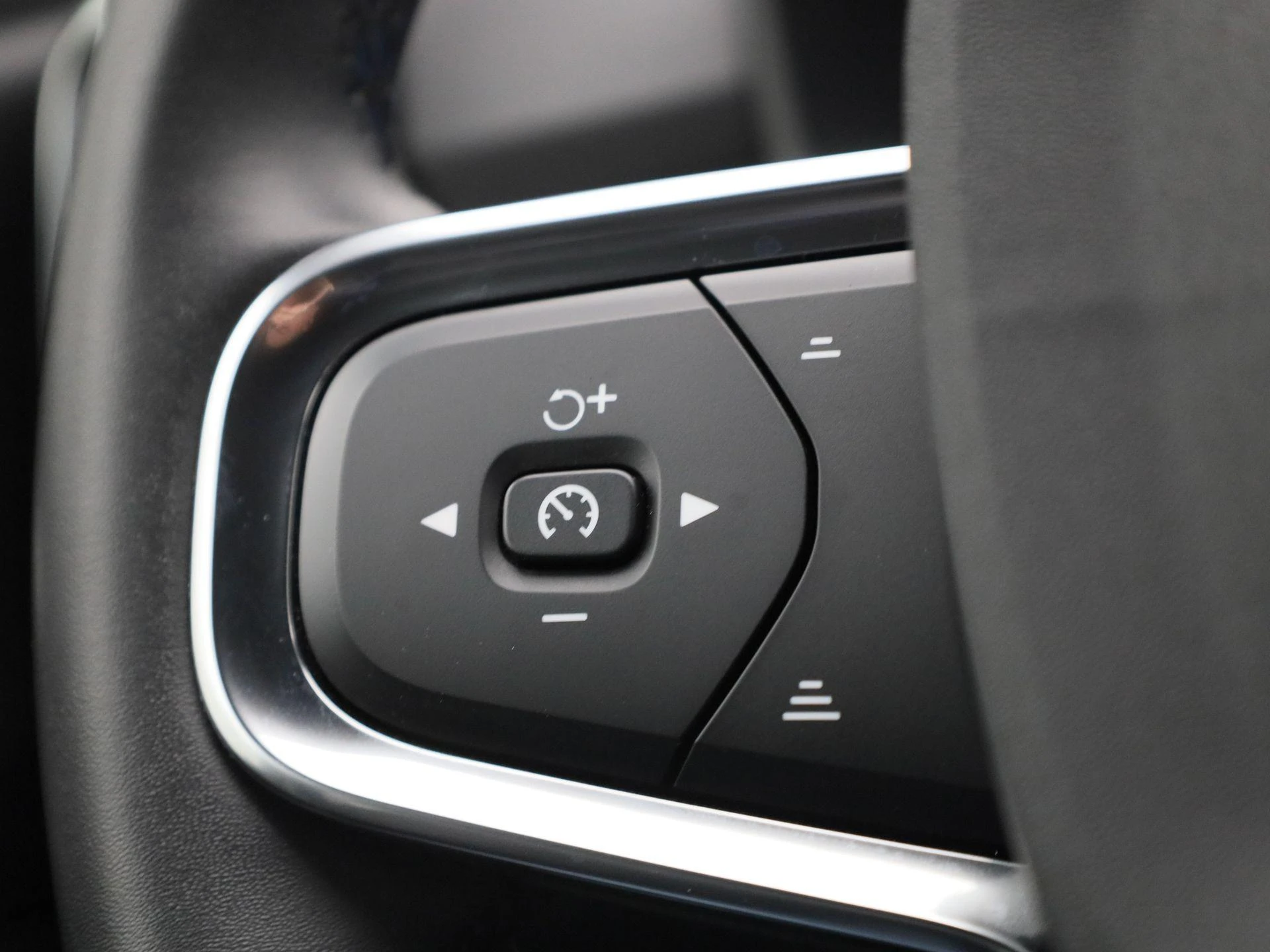 Volvo-XC40-image-17