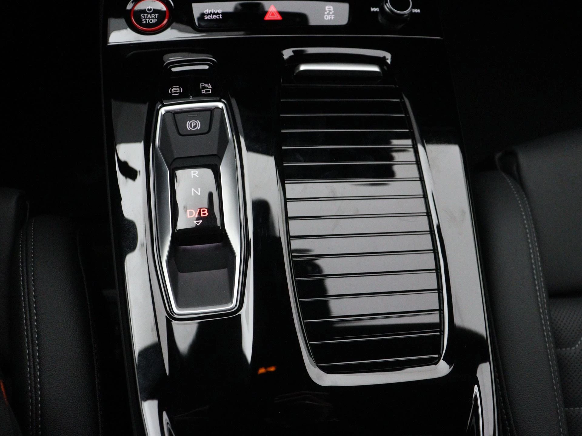 Audi-A6 Avant e-tron-image-8