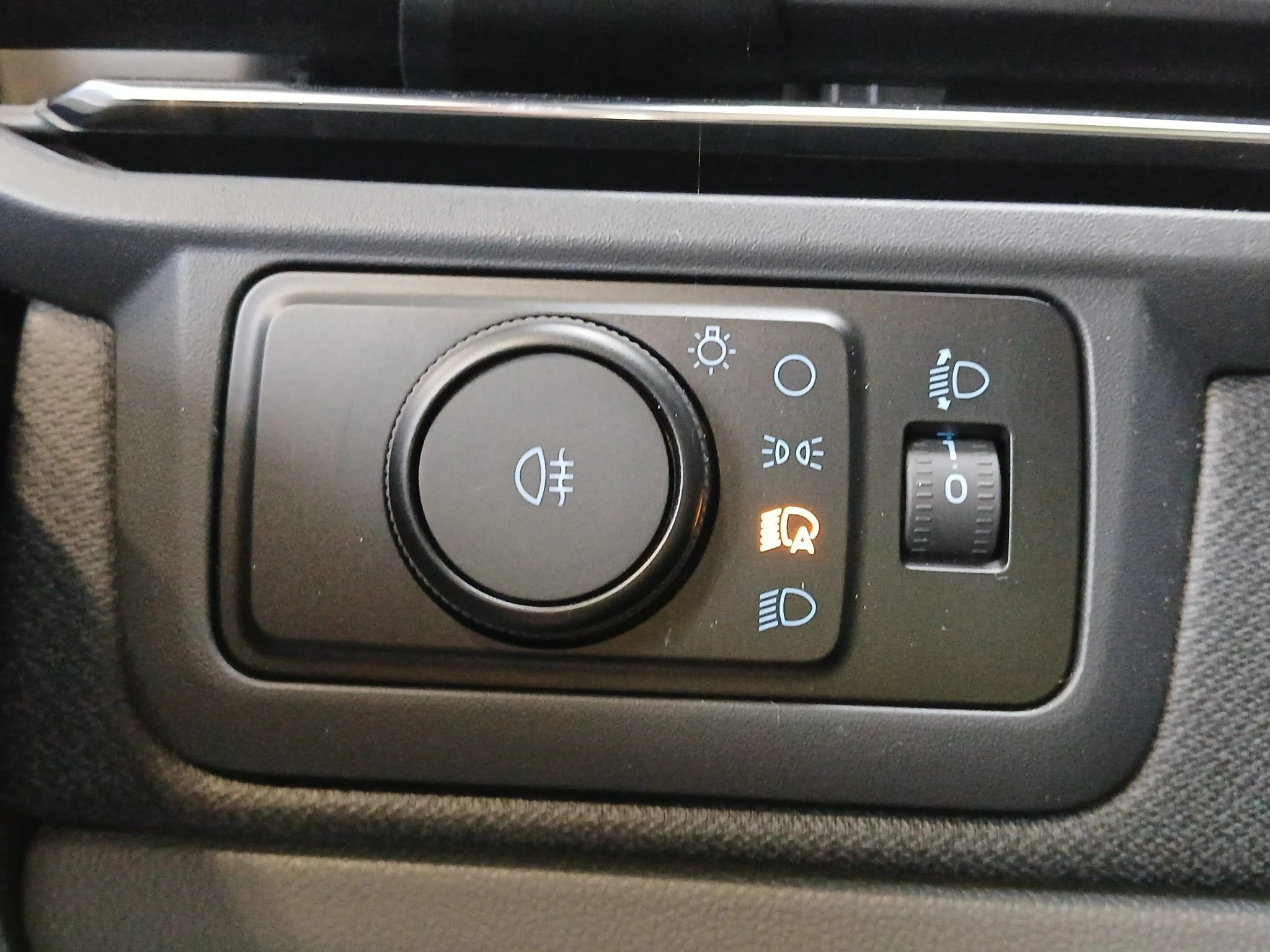 Ford Tourneo Custom Titanium 2.0 EcoBlue 125kW 320 L1 Auto FWD Van. 4-türig