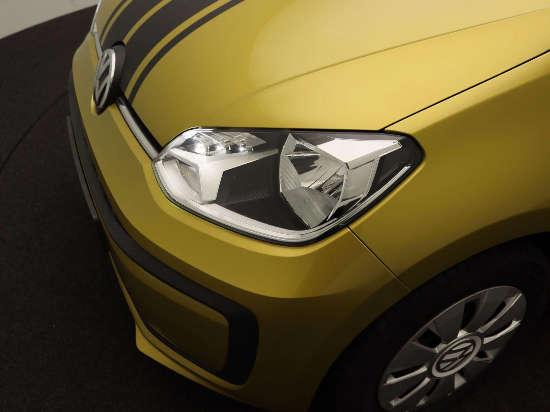 Volkswagen-up!-image-12