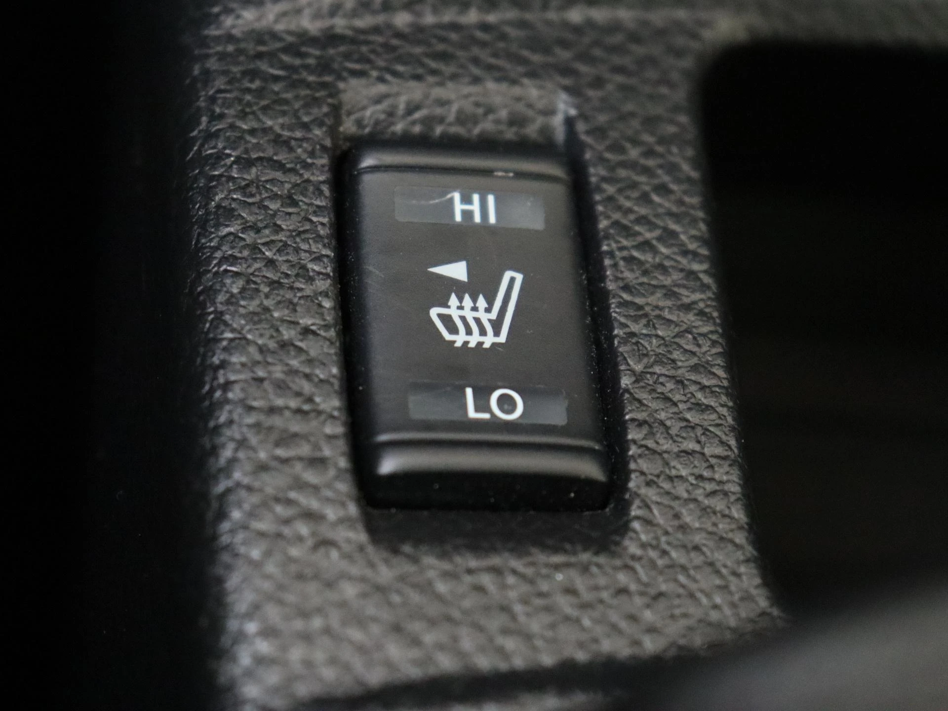 Nissan-QASHQAI-image-24