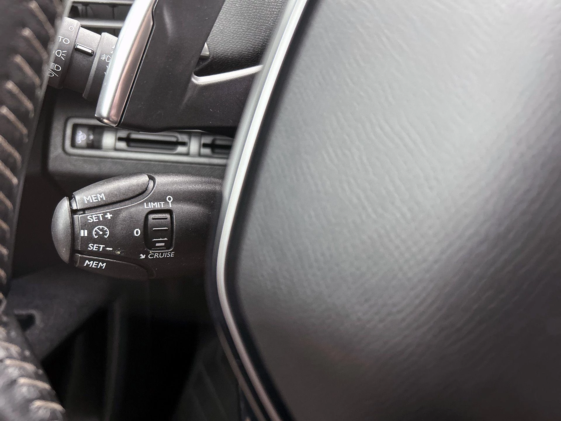 Peugeot-5008-image-5