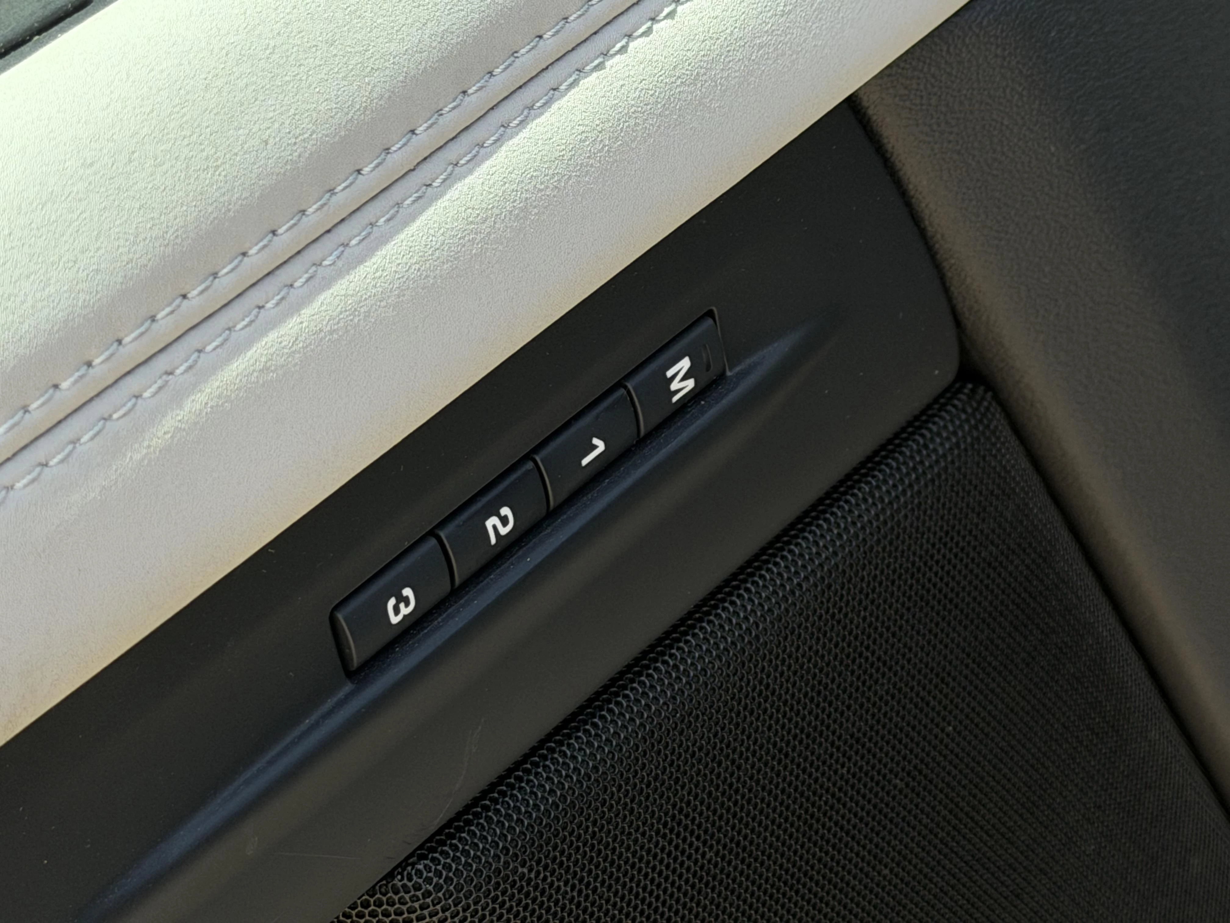 Land Rover Range Rover Evoque P250 R-Dynamic SE