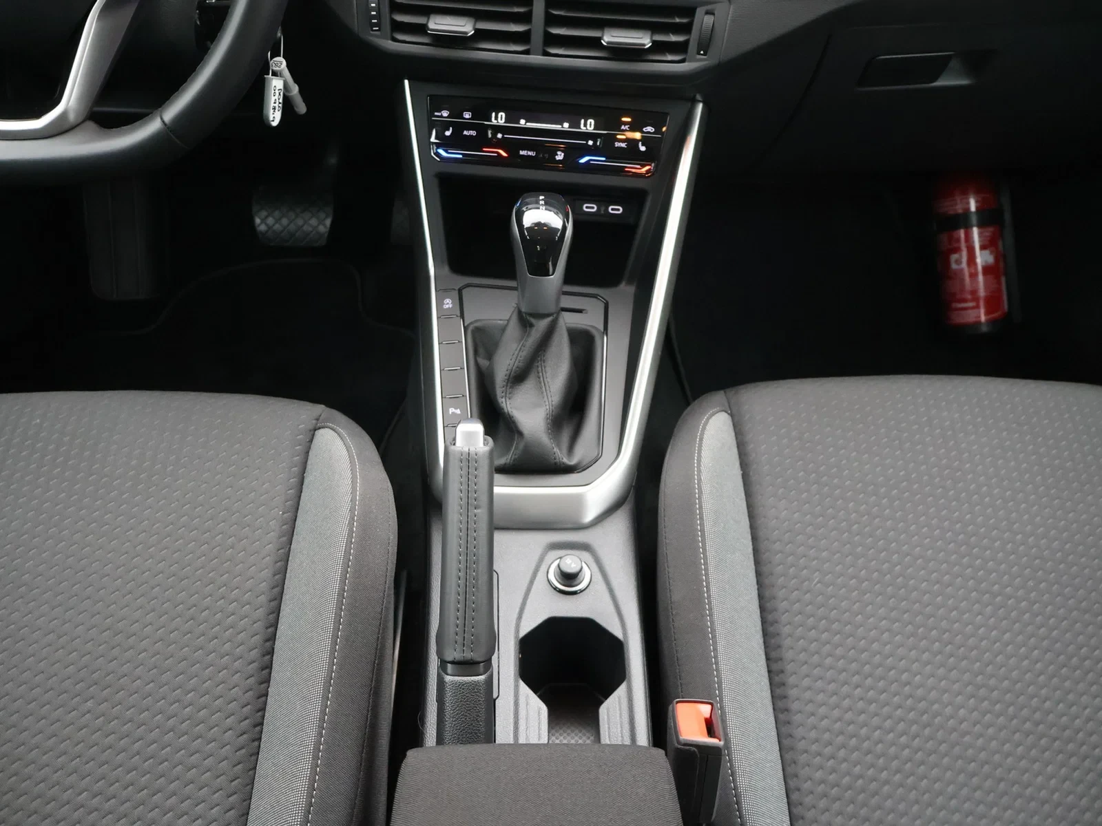Volkswagen Polo Polo Life Business 1.0TSI 95PK *AUTOMAAT*CAMERA*VIRTUAL COCKPIT*CRUISE*PDC*APP-CONNECT*...*