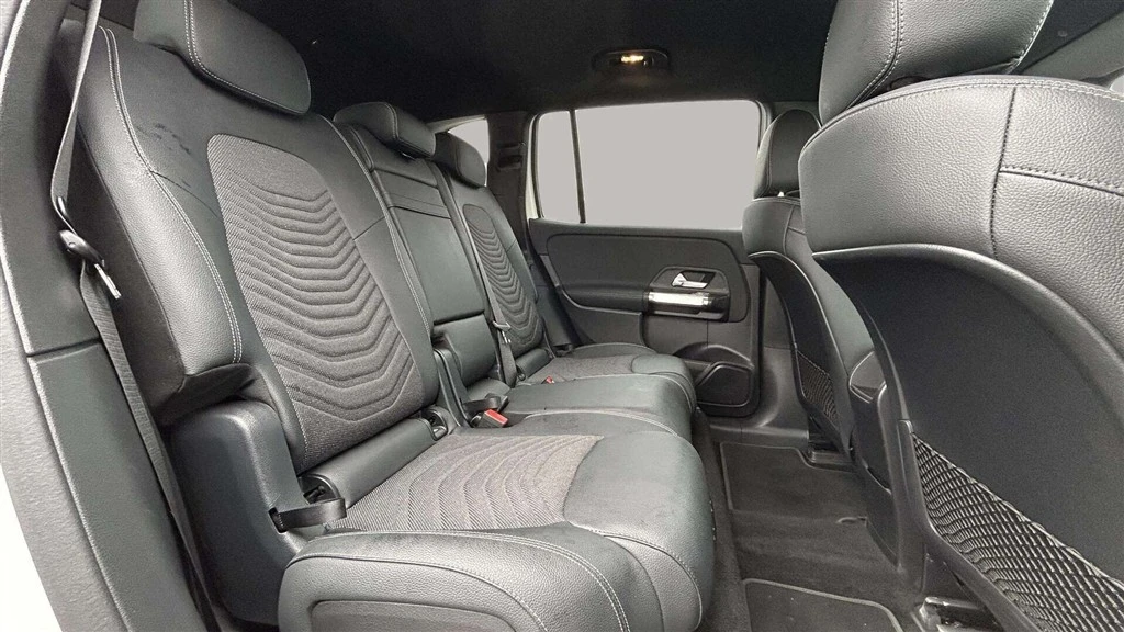 Mercedes-Benz-EQB-image-20