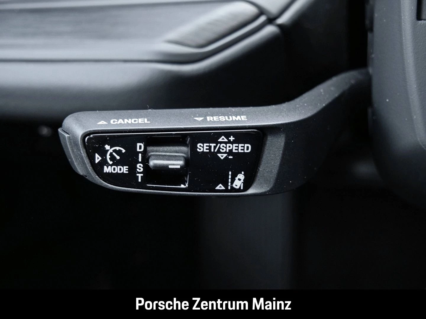 Porsche Cayenne GTS Coupe Burmester HA-Lenkung InnoDrive gts
