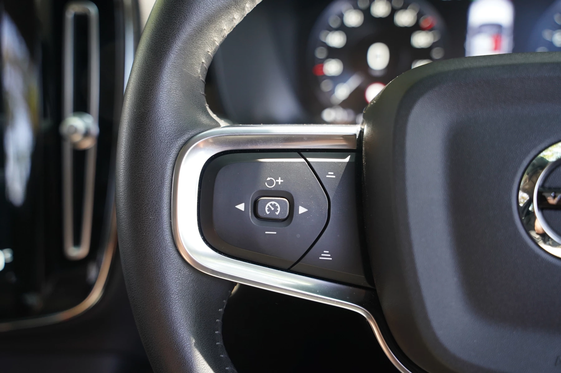 Volvo-XC40-image-16