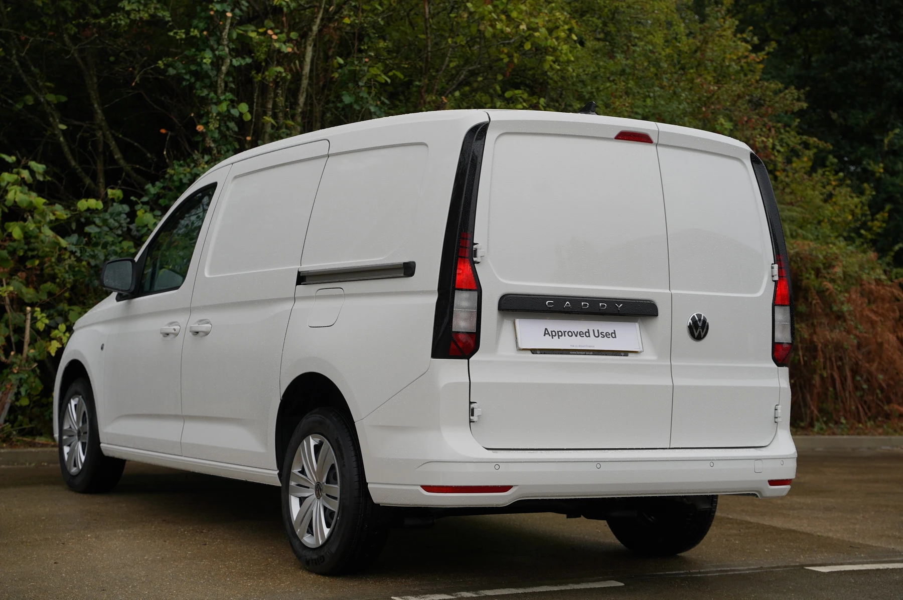 Volkswagen-Caddy-image-2