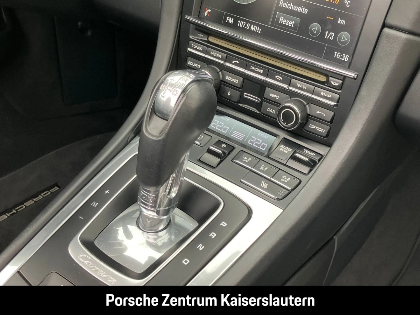Porsche 911 991 Carrera Cabriolet Sportabgas PASM BOSE carrera