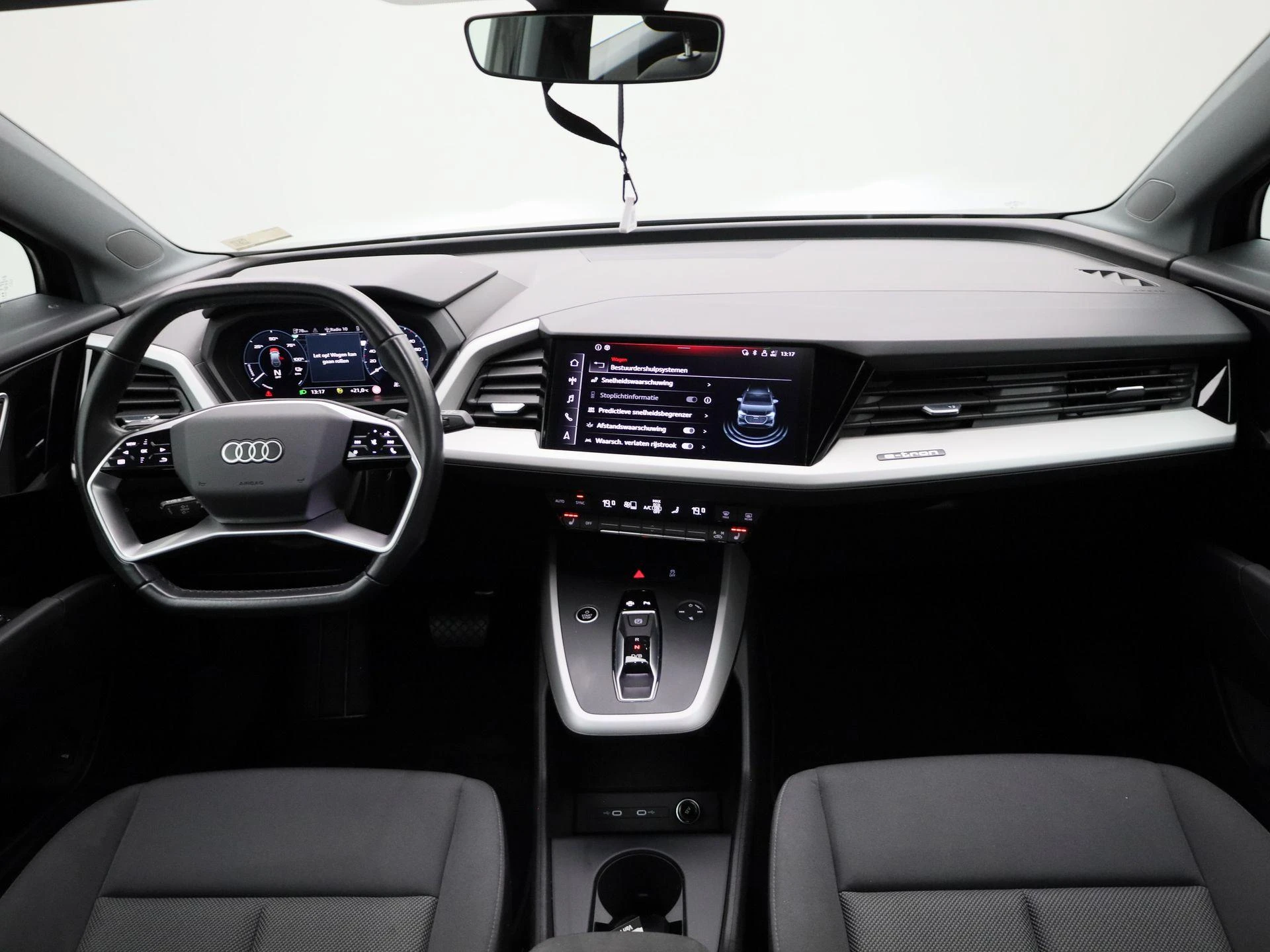 Audi-Q4 e-tron-image-40