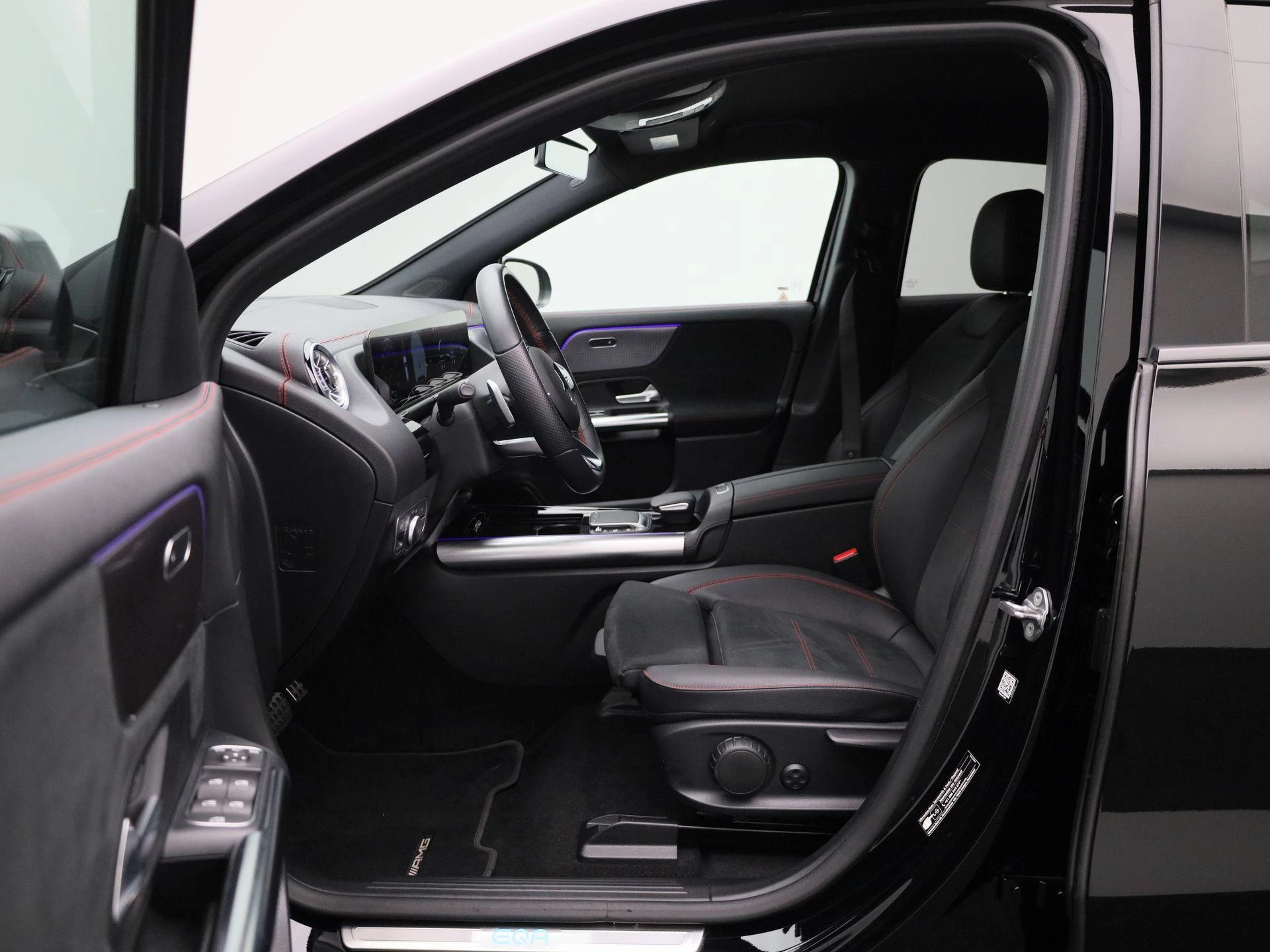 Mercedes-Benz-EQA-image-8