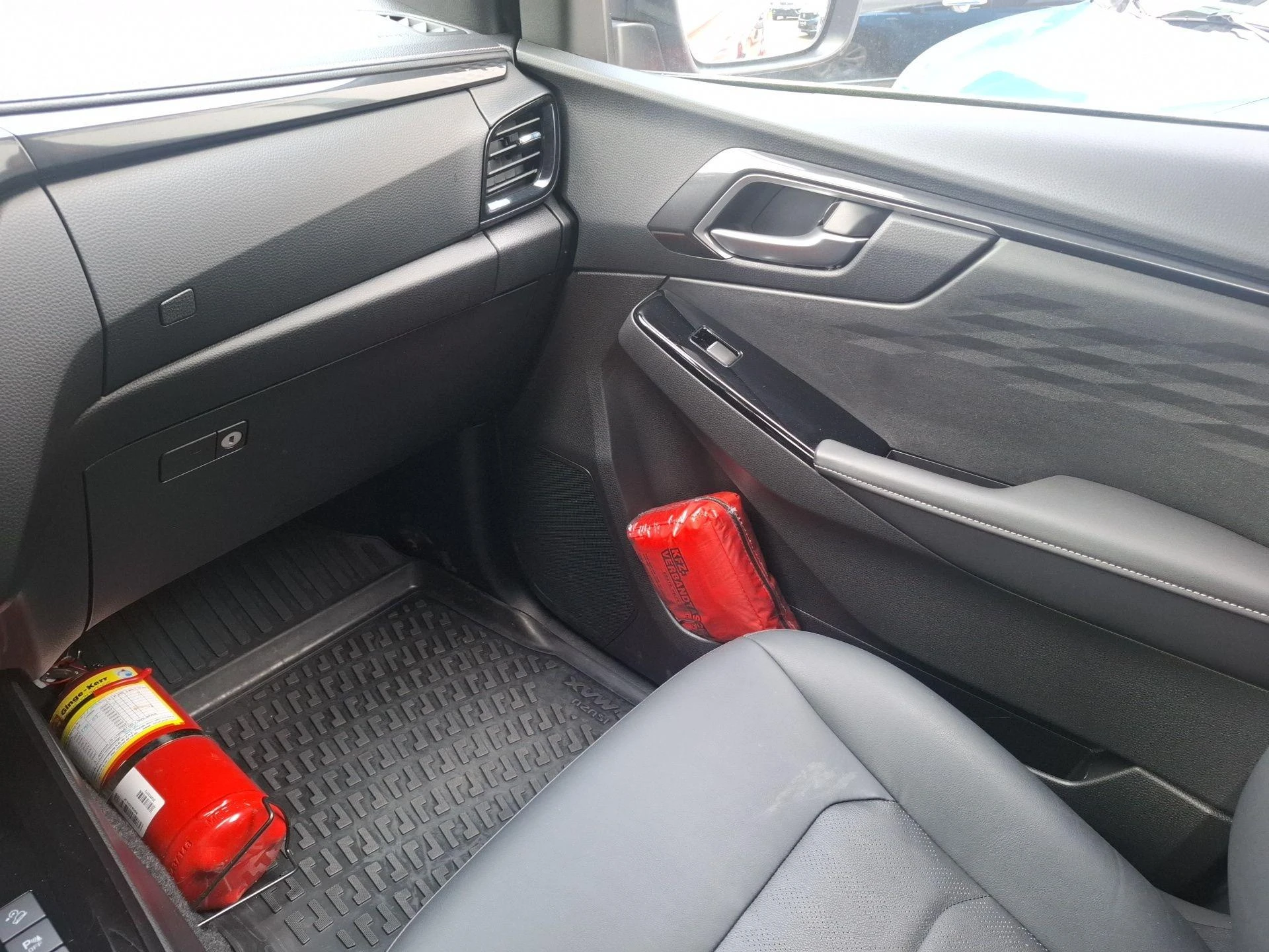Isuzu-D-Max-image-8