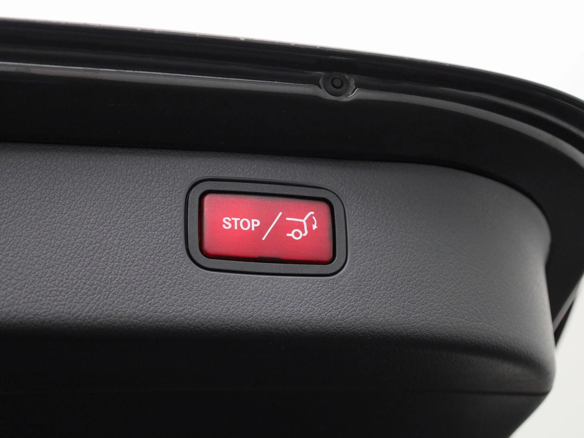 Mercedes-Benz-C-Klasse-image-11