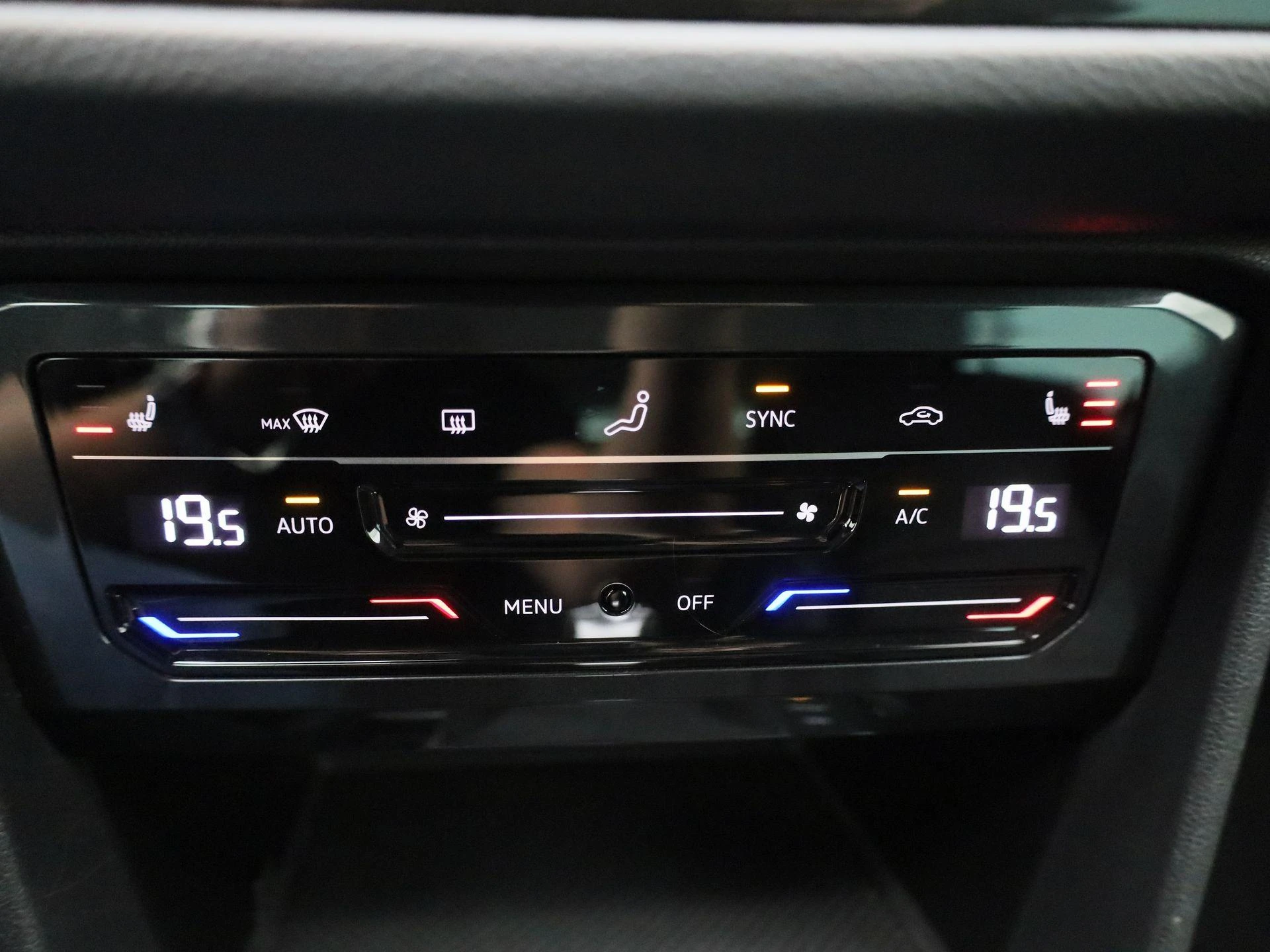 Volkswagen-Tiguan-image-29