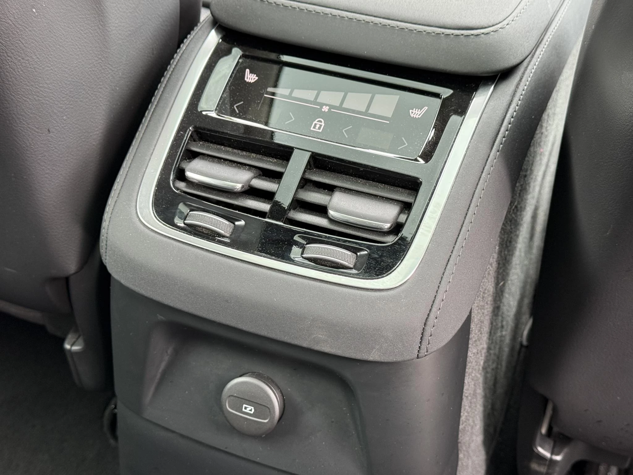 Volvo XC90 T8 Plug-in hybrid AWD Ultra Dark