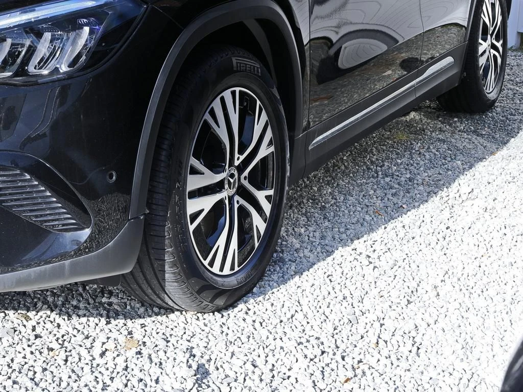 Mercedes-Benz-GLA 200 d-image-6