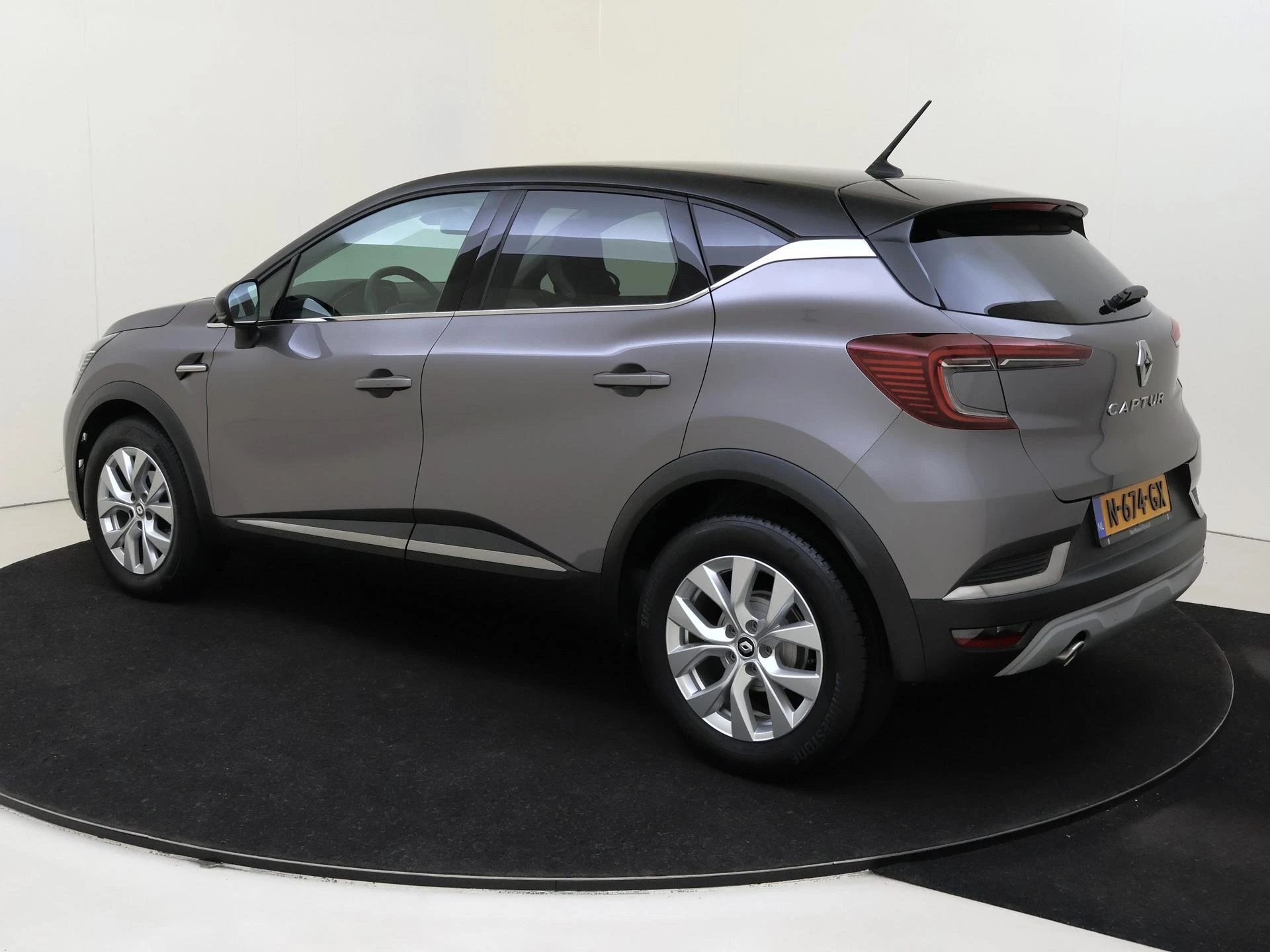 Renault-Captur-image-2