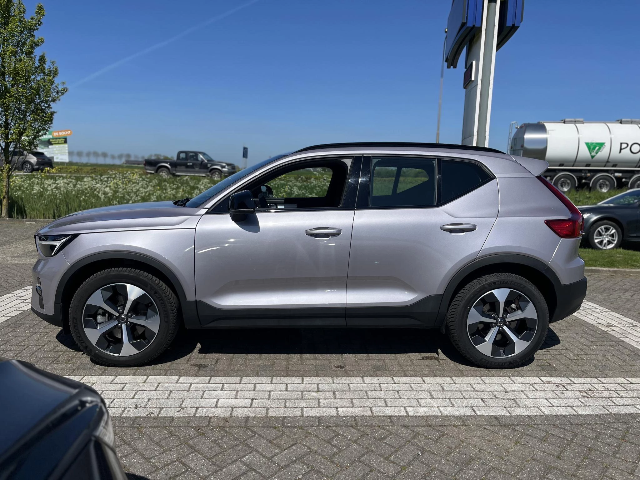 Volvo-XC40-image-2