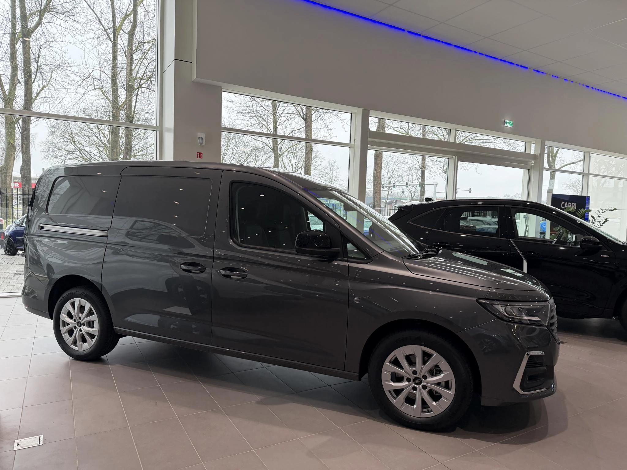 Ford-Transit Connect-image-3