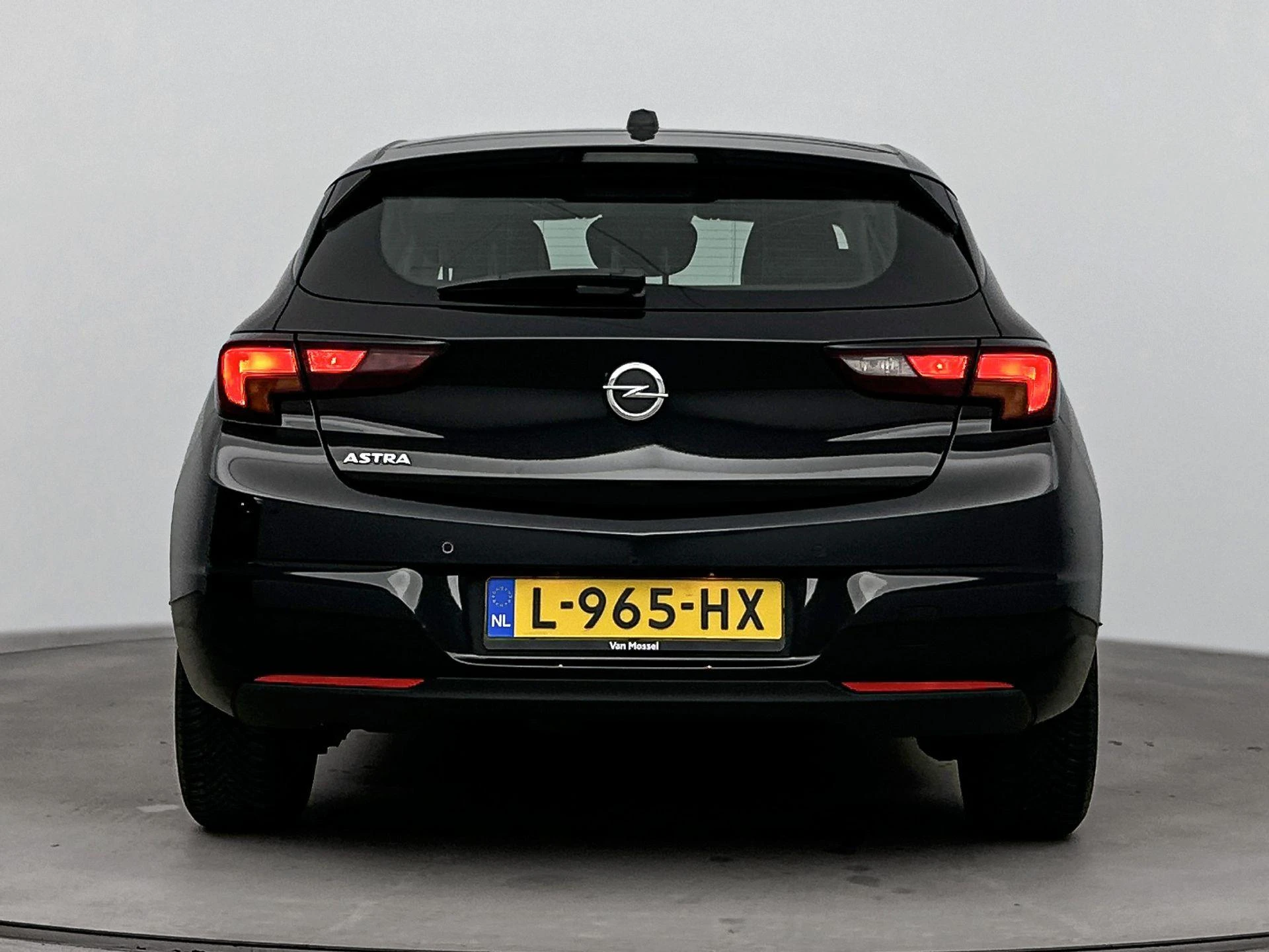 Opel-Astra-image-2