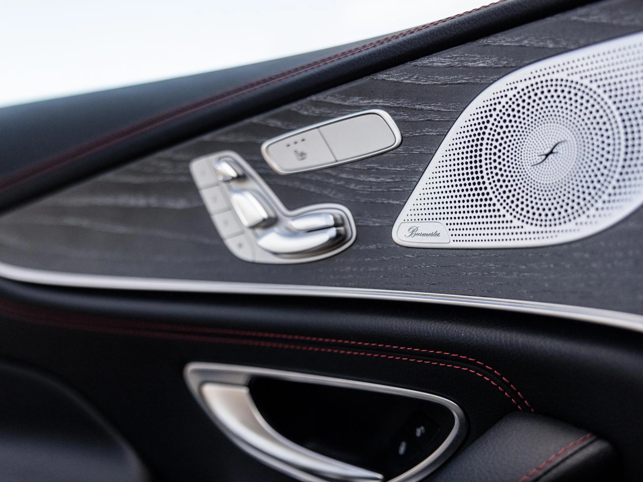 Mercedes-Benz-CLS-image-28