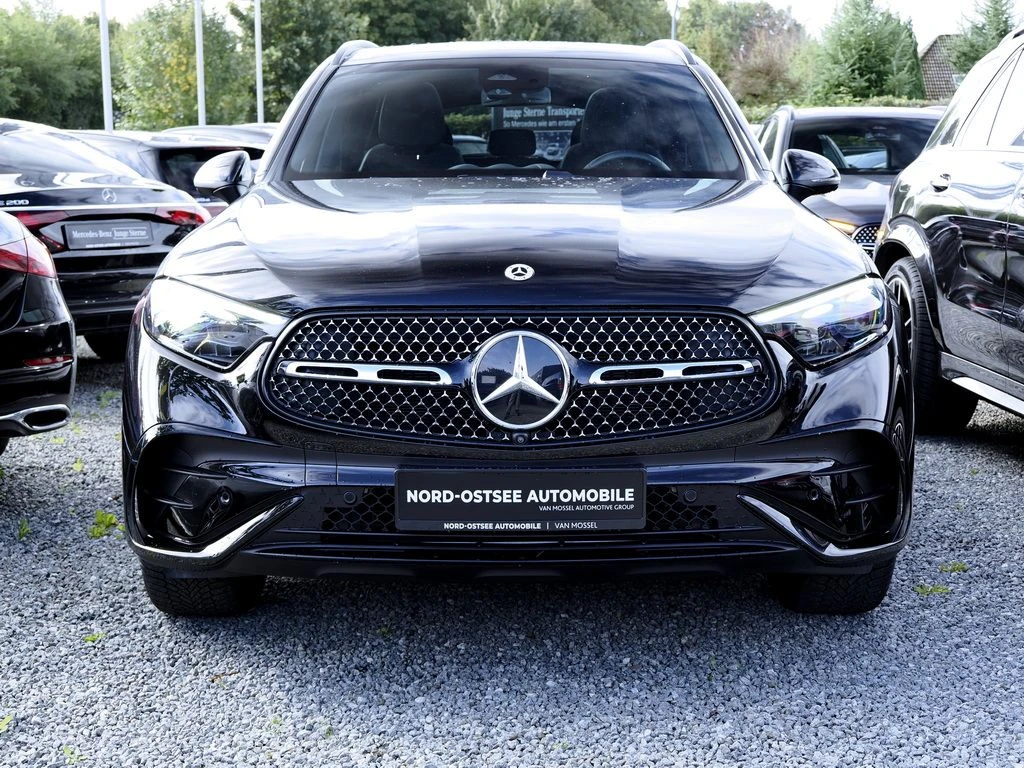 Mercedes-Benz-GLC 220 d-image-3