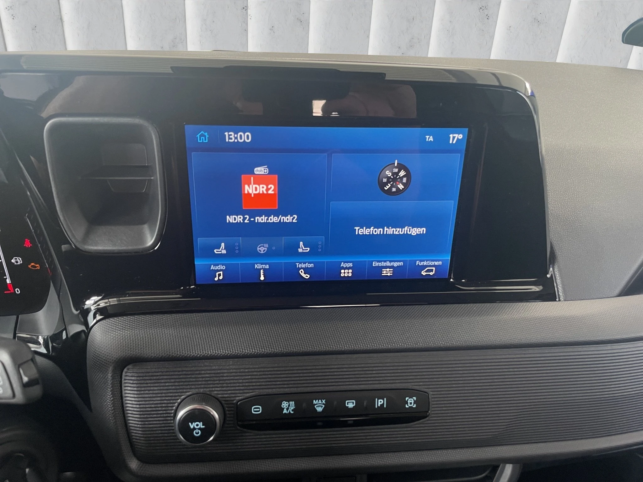 Ford-Tourneo Courier-image-14