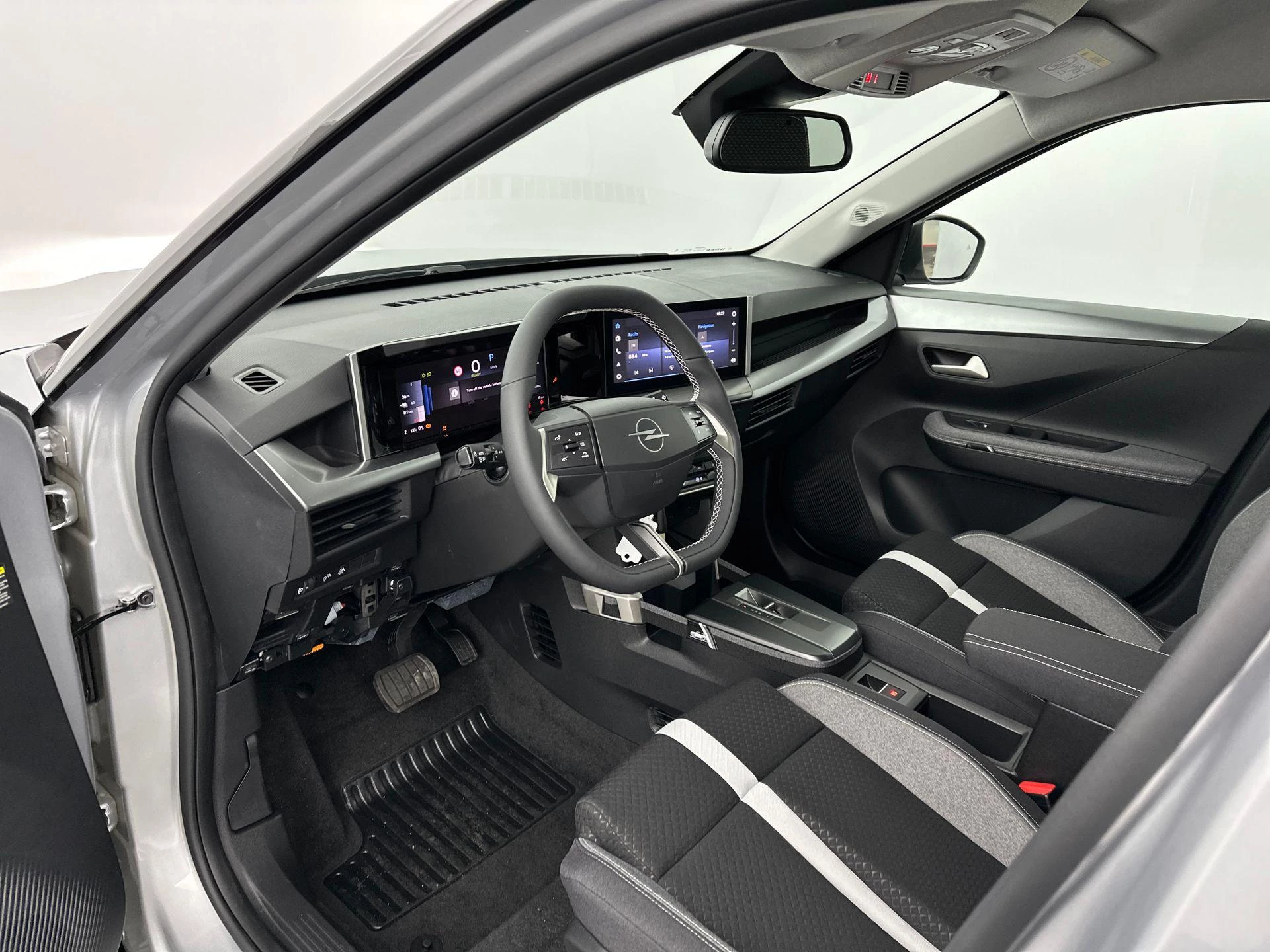 Opel-Frontera-image-11