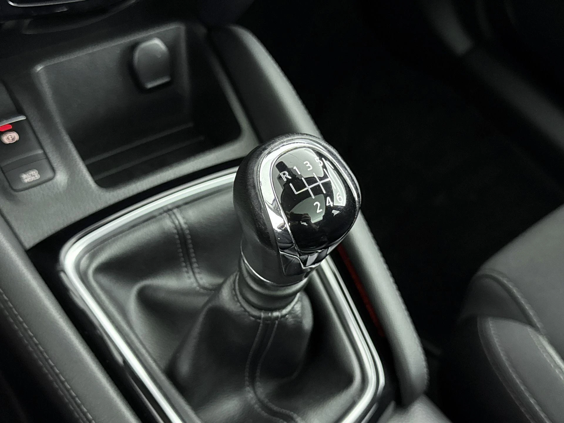 Nissan-QASHQAI-image-14