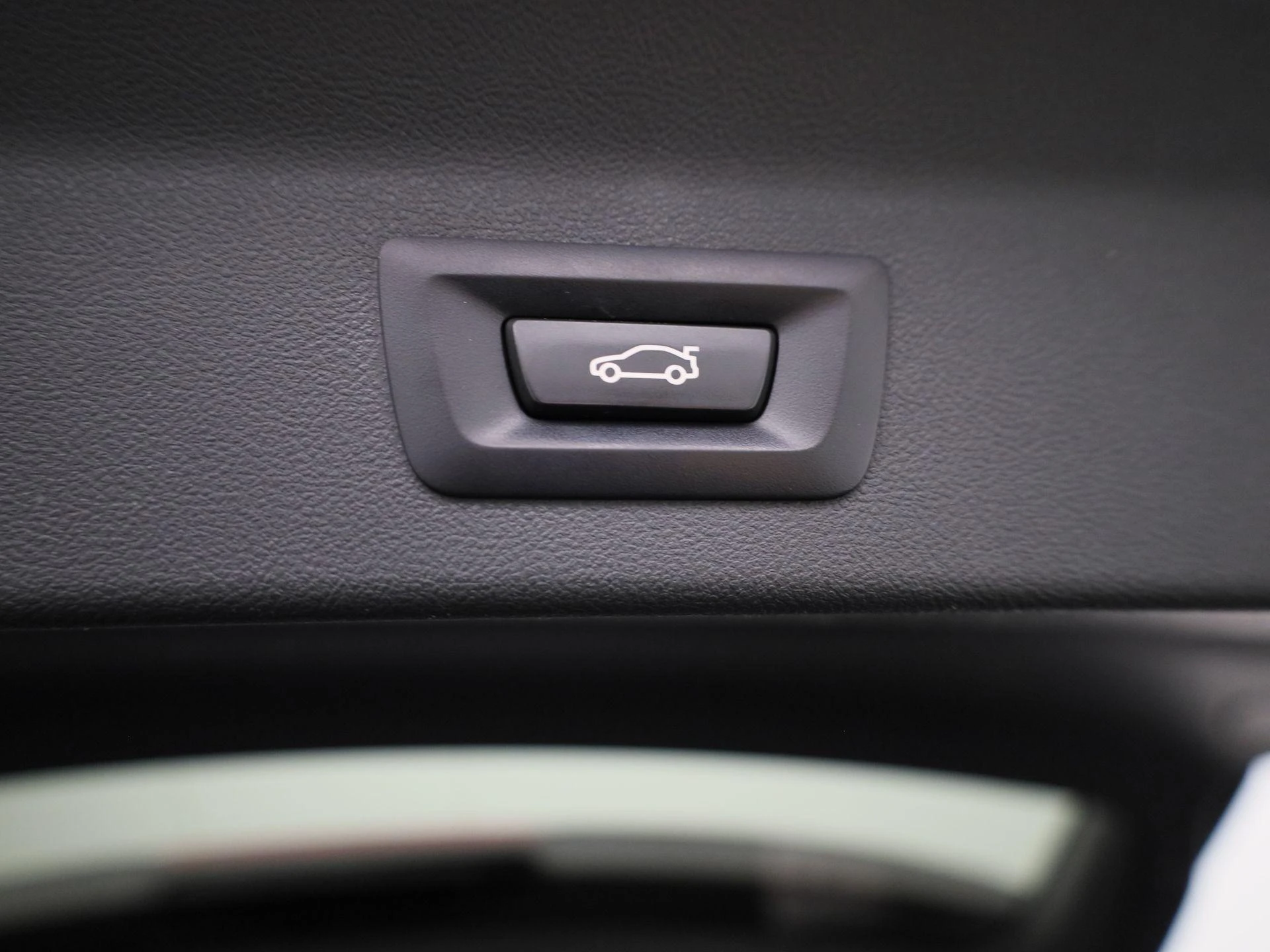 BMW-iX3-image-12