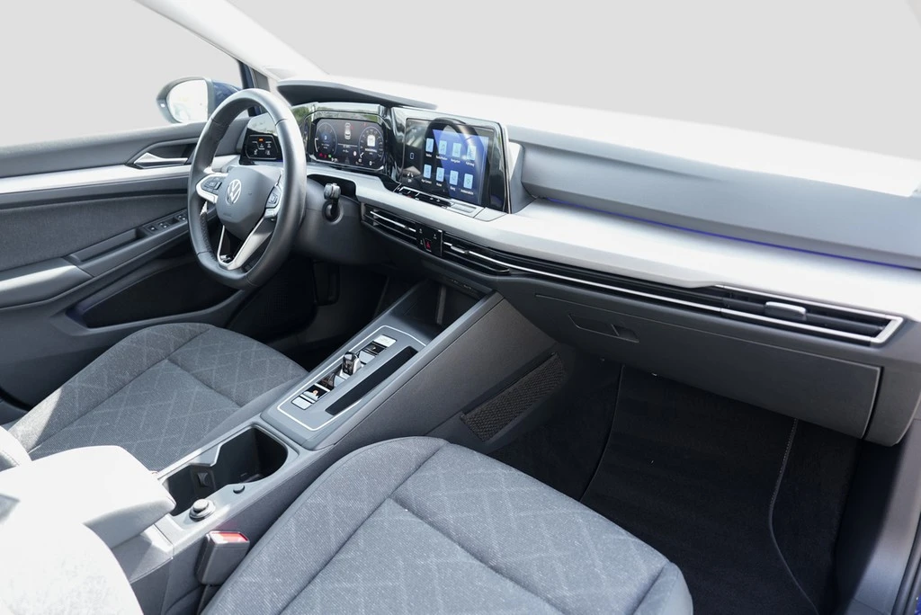 Volkswagen-Golf-image-7