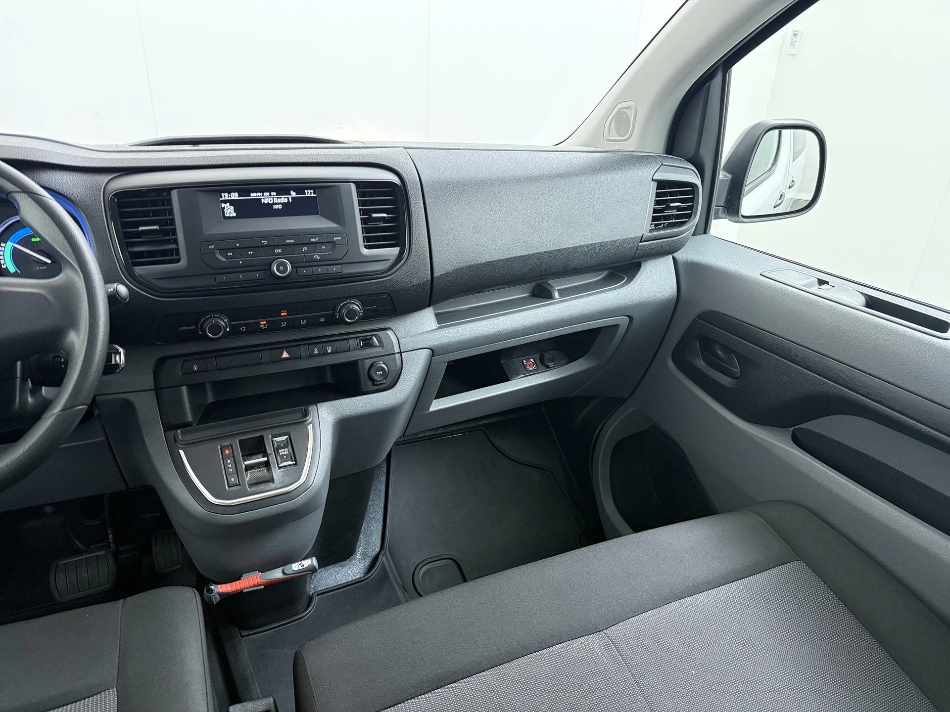 Opel-Vivaro-e-image-17