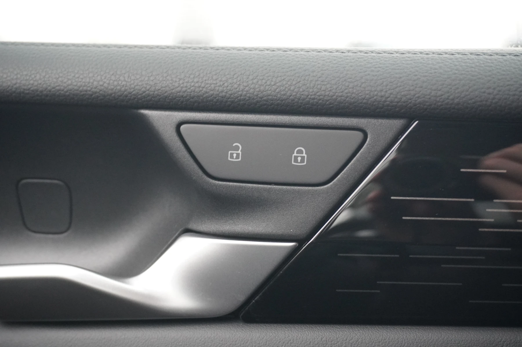 Volkswagen-Tiguan-image-33