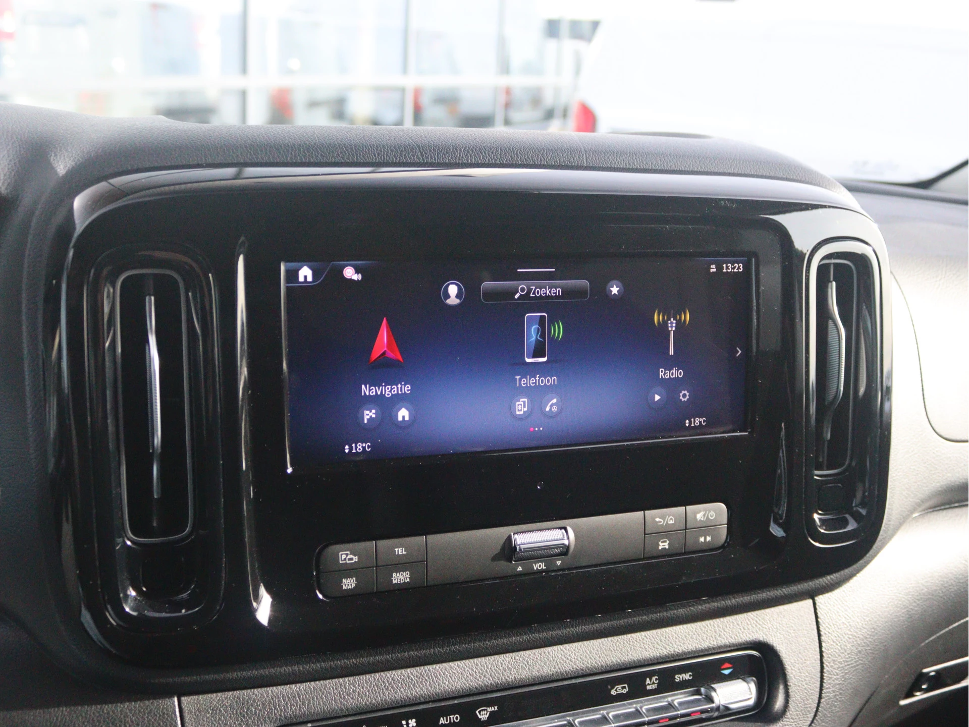 Mercedes-Benz Vito 116 CDI L2 Pro D.C. | CLIMA/NAVI/360˚ CAMERA/2.500KG AHW | Certified