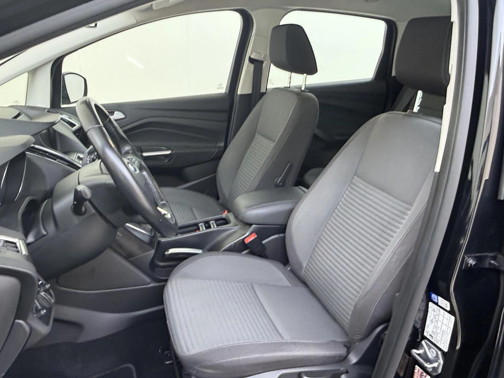 Ford-C-MAX-image-10