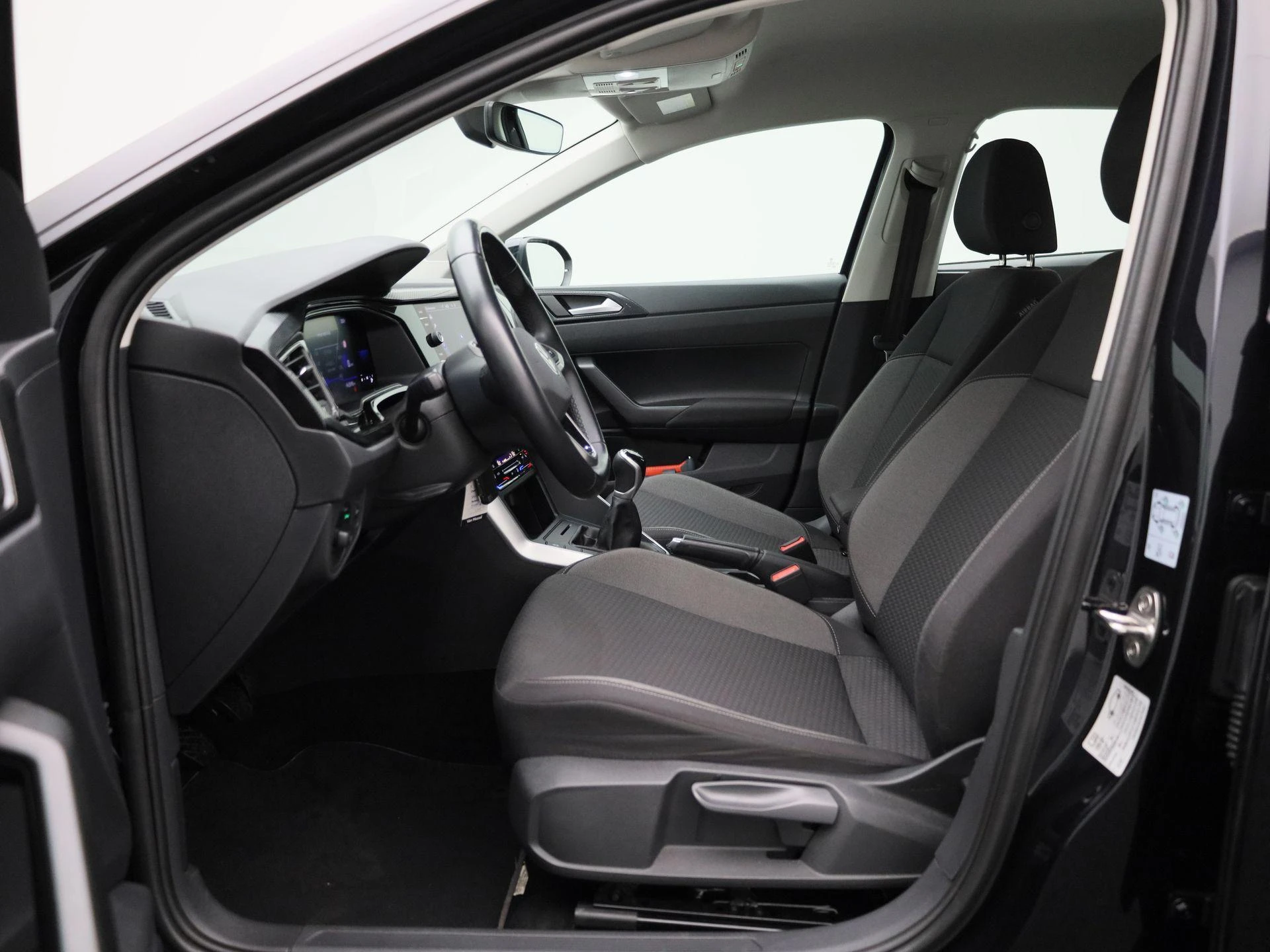 Volkswagen-Taigo-image-10