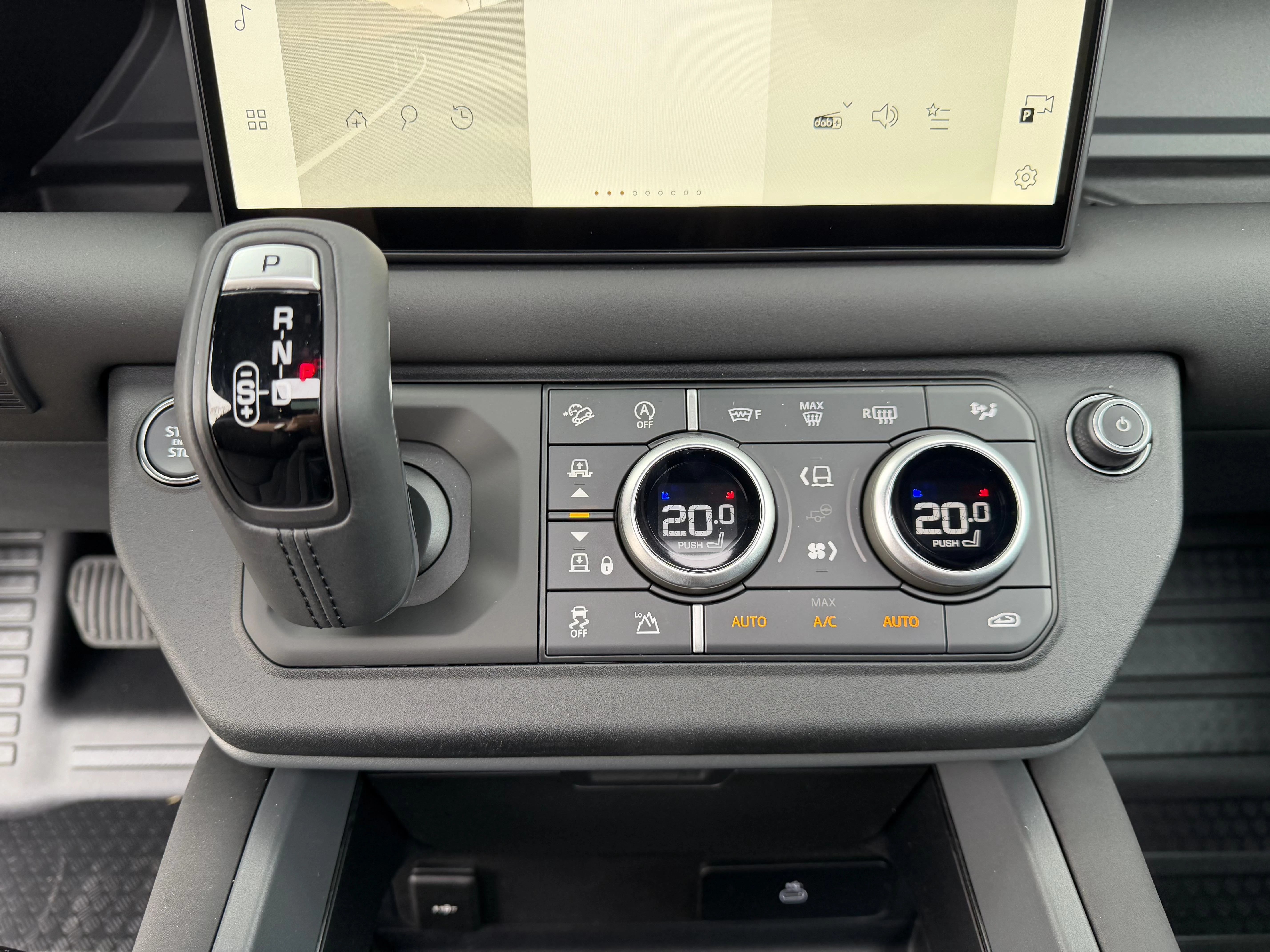 Land Rover Defender 90 D200 X-DYNAMIC