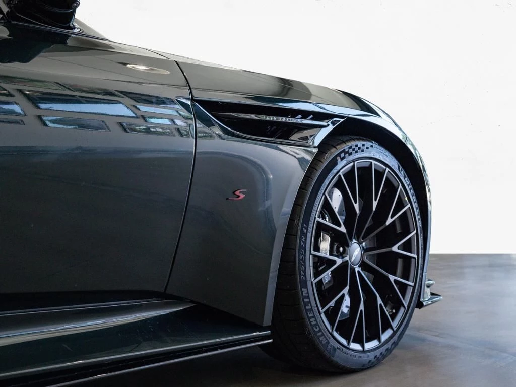Aston Martin DB12 S Coupe Aston Martin Hamburg