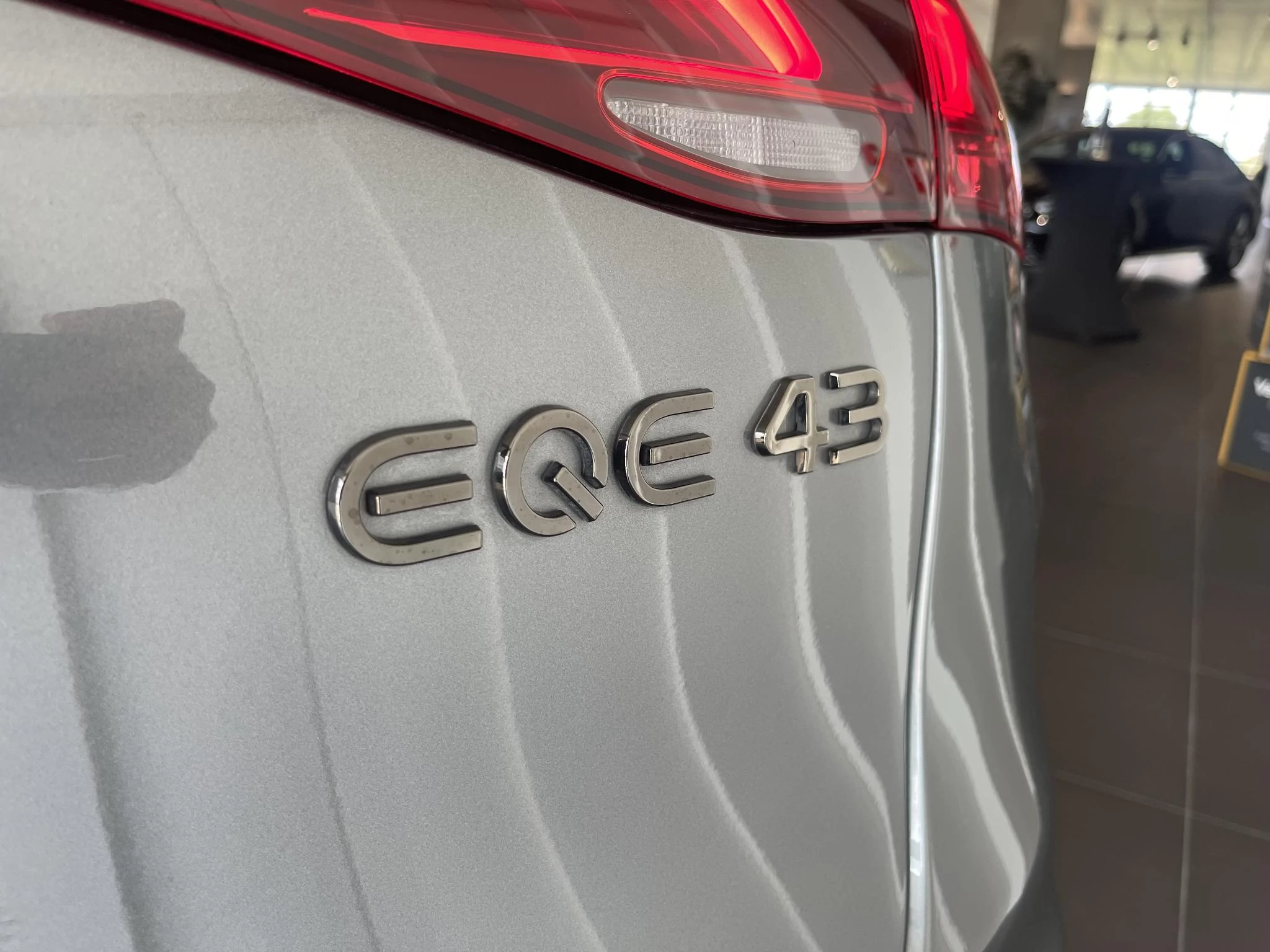 Mercedes-Benz EQE 43 AMG SUV + NAPPA + PANO + BURMESTER + HYPERSCREEN +