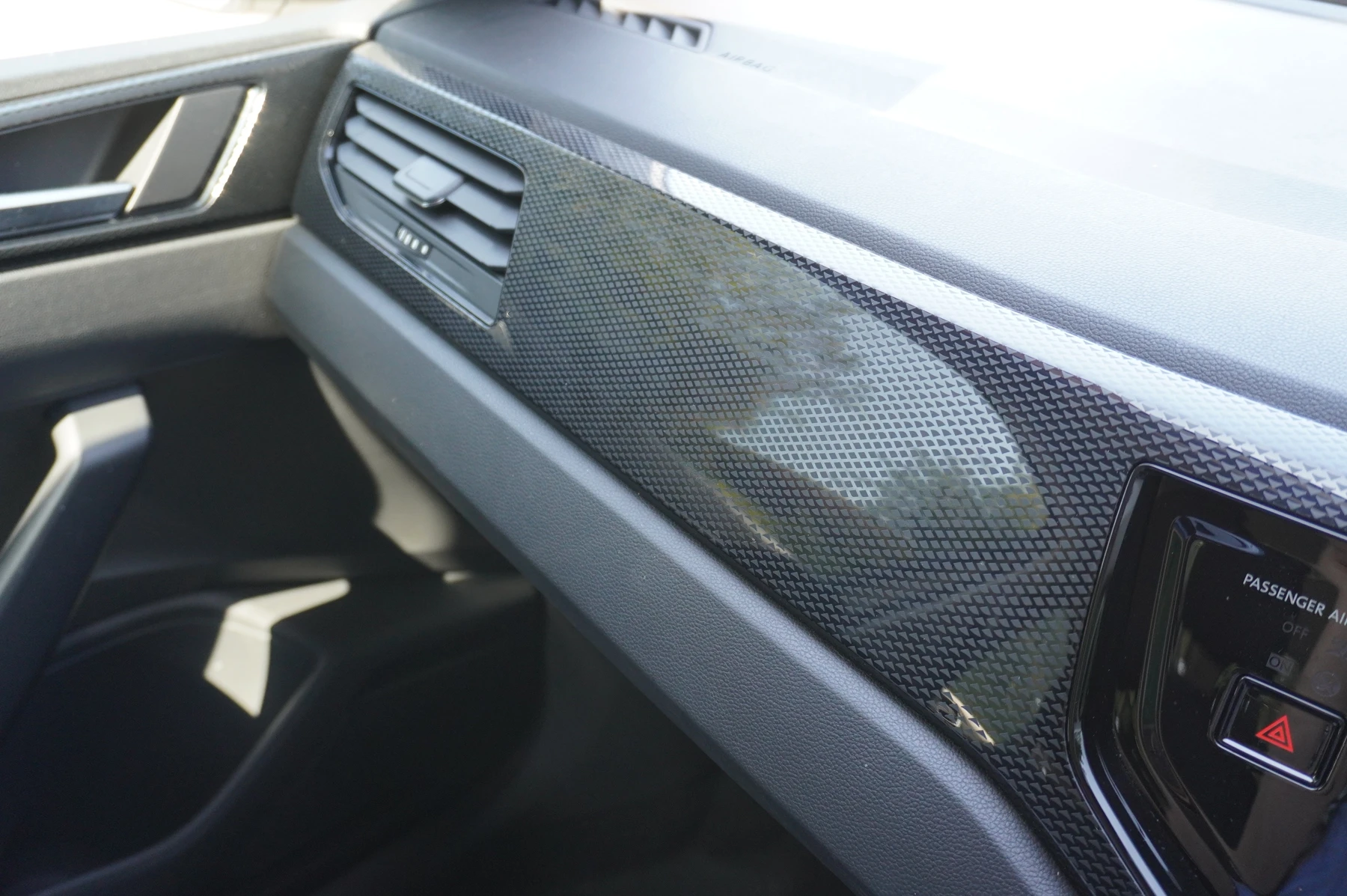 Volkswagen-Polo-image-18