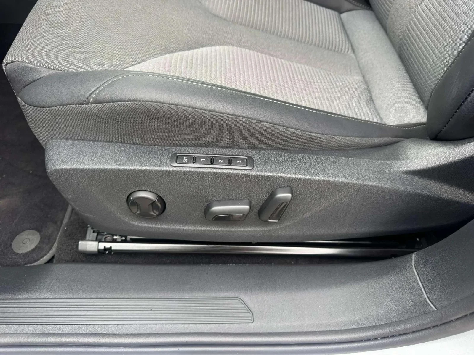 Škoda-Enyaq iV-image-10