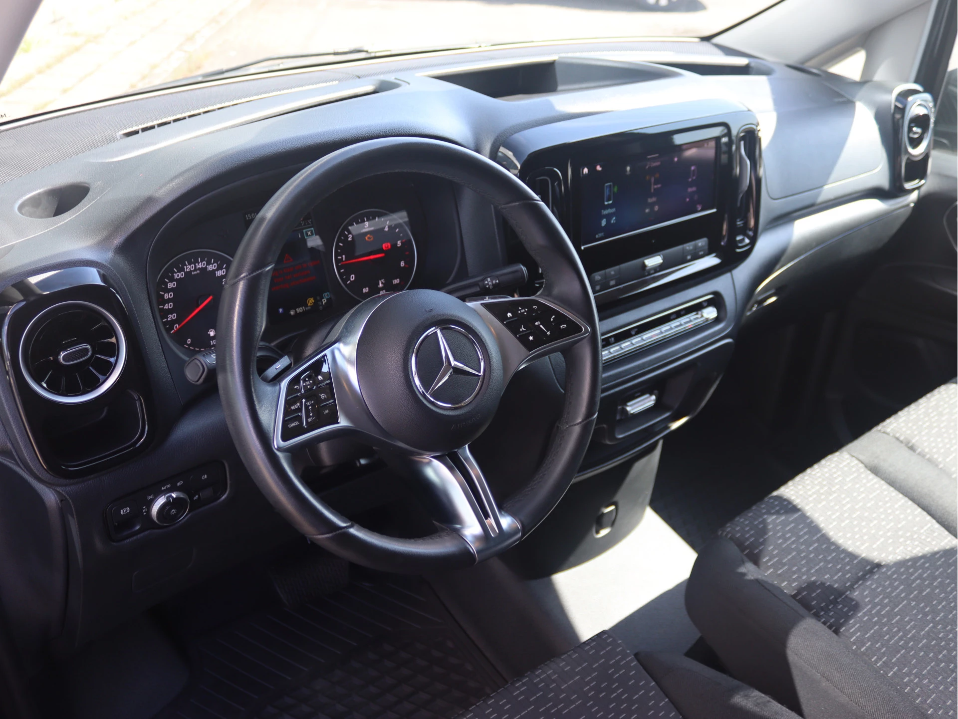 Mercedes-Benz-Vito-image-3