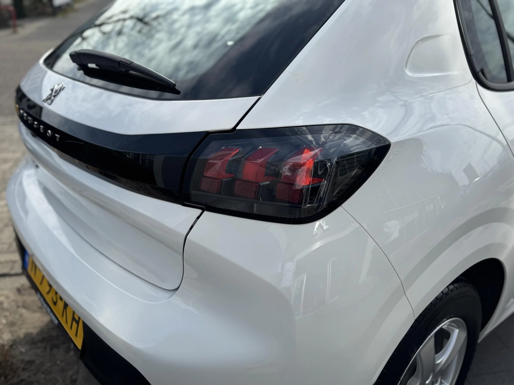 Peugeot-208-image-10