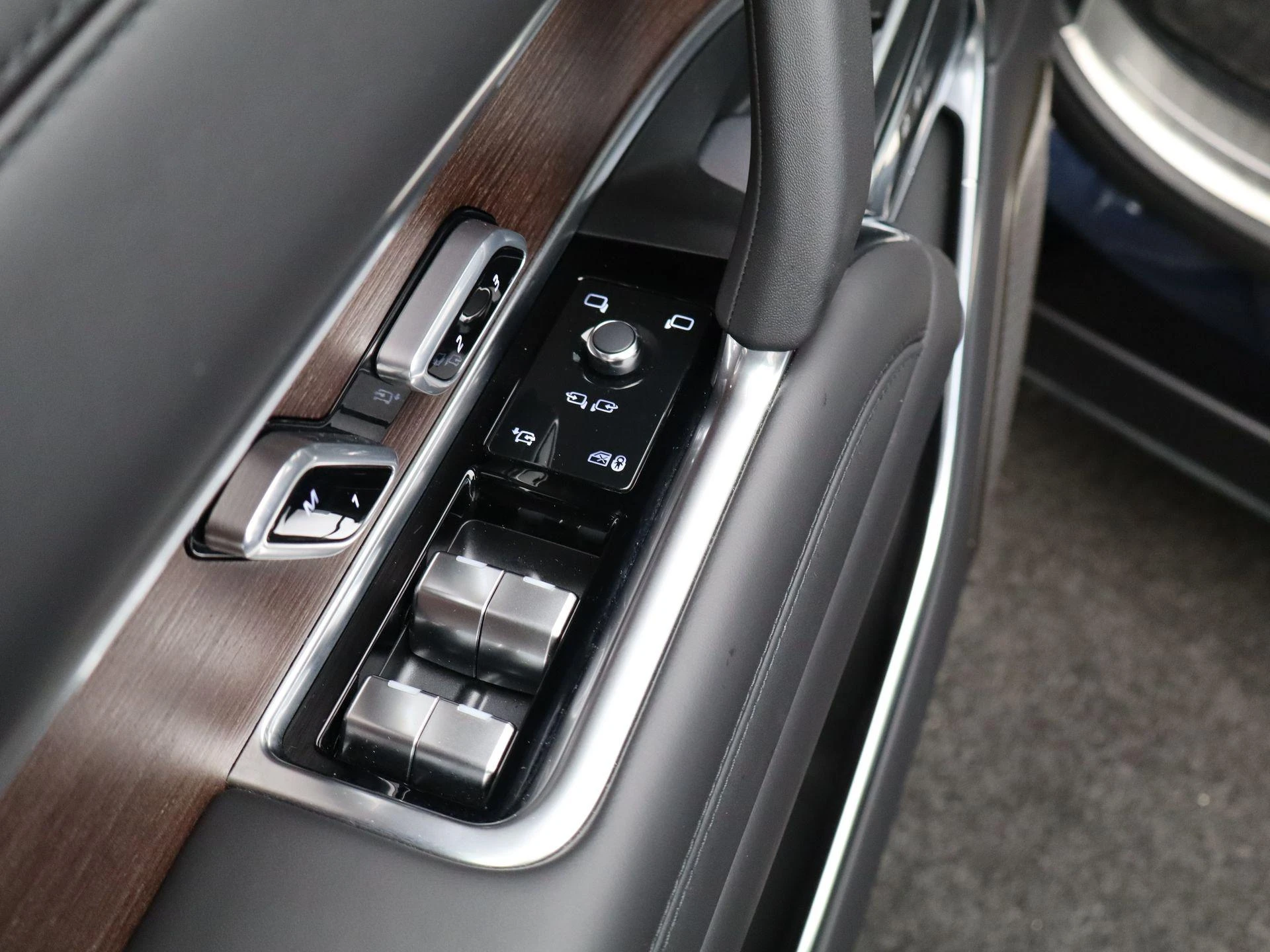 Land Rover Range Rover 3.0 P460e LWB Autobiography PHEV