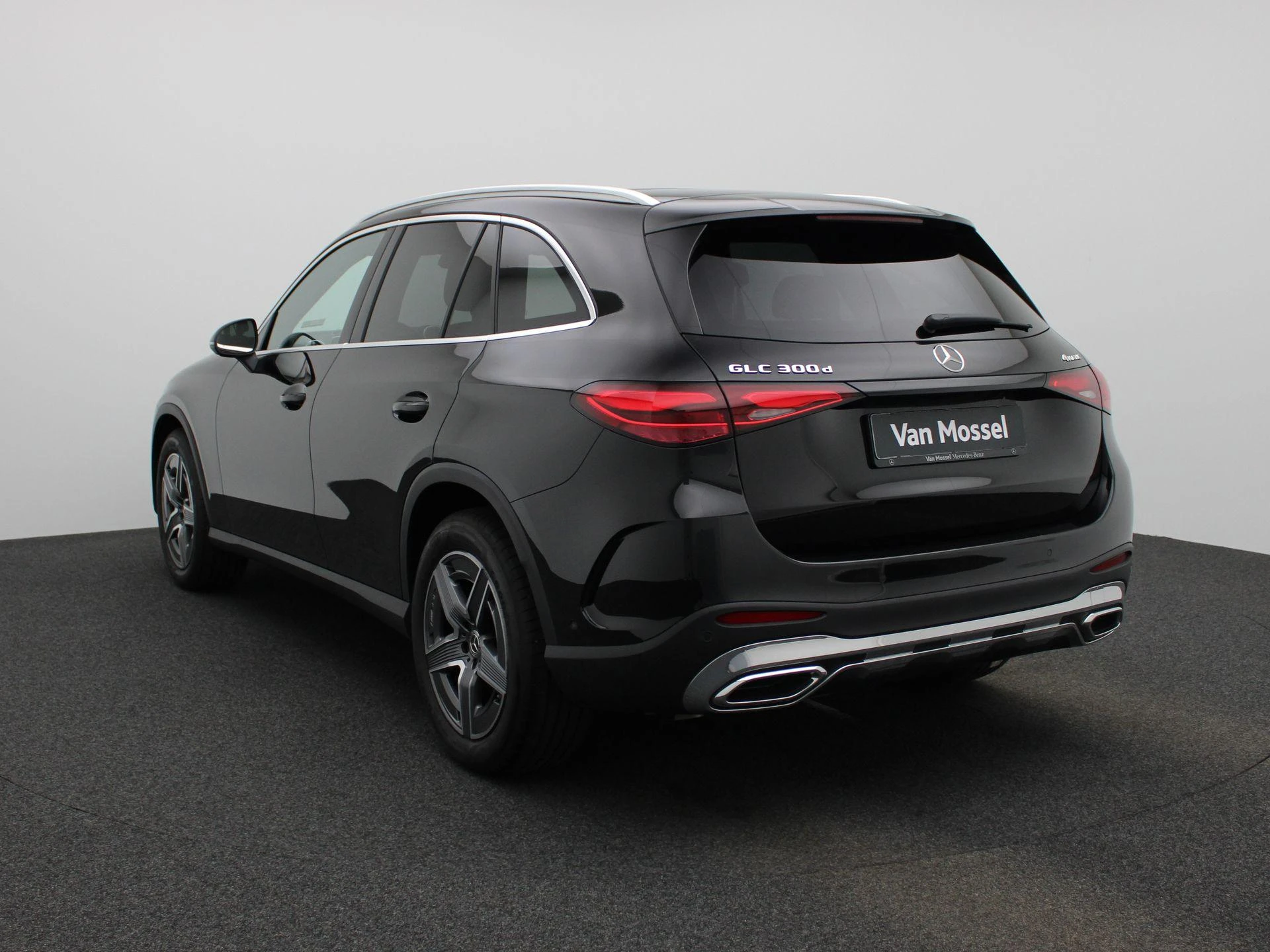 Mercedes-Benz-GLC-image-1